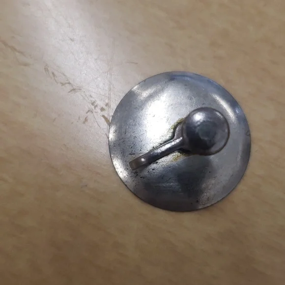 Hand Painted Vintage Screw Back Earrings with Strawberries and Gold on the Edges - Picture 10 of 12